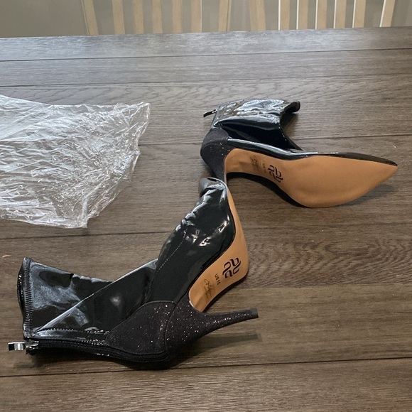 NWT BURJU Savage Ankle Closed Pointed Toe Wet Look With Sparkle Heel | 15 - Picture 4 of 10